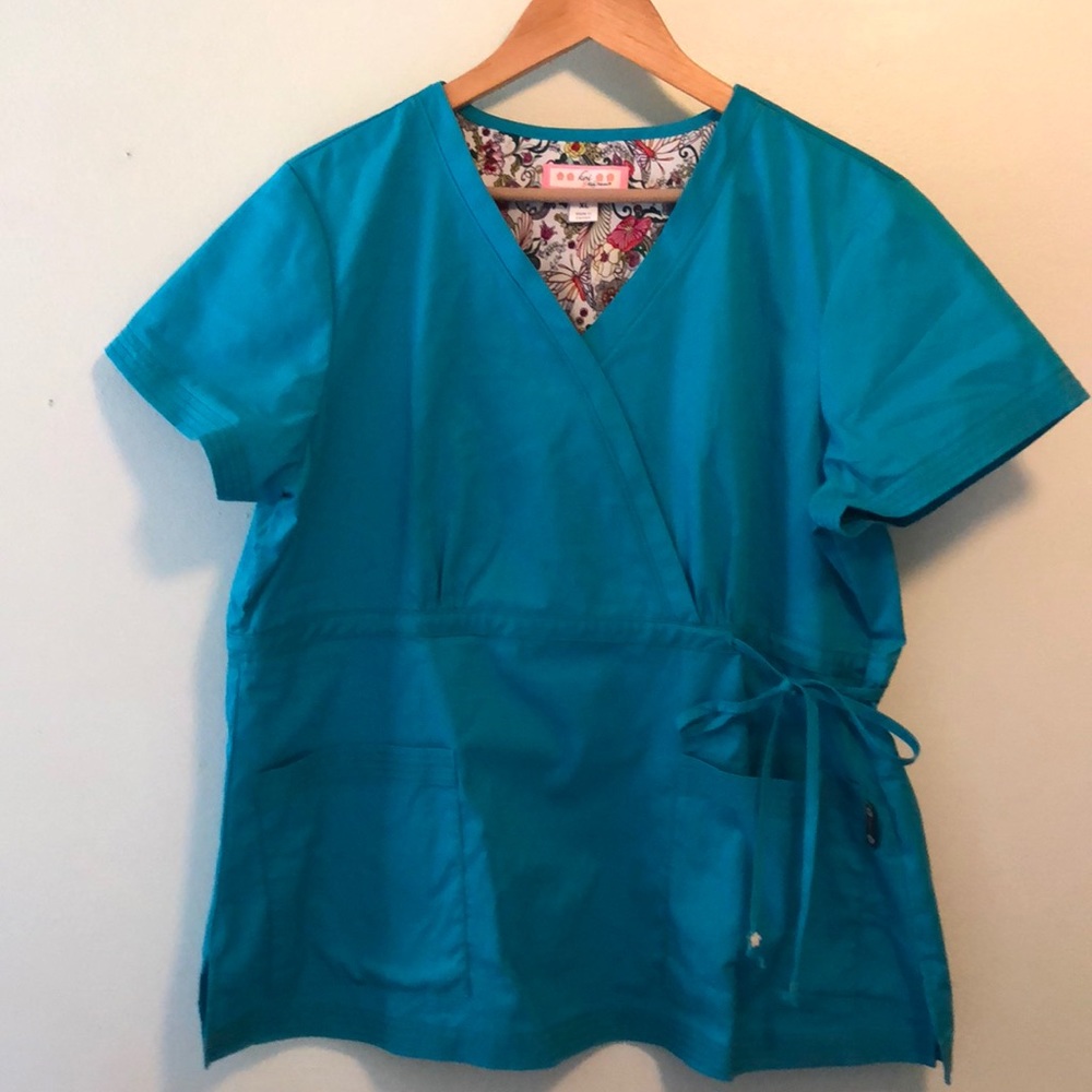 Scrub top